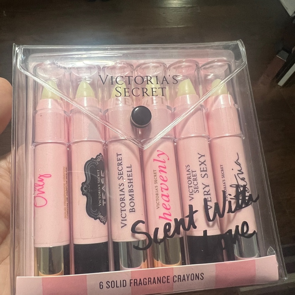 Victoria's Secret Fragrance Crayons - Pink and Black Set